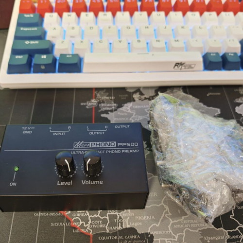 Behringer PP500 Phono Stage like new