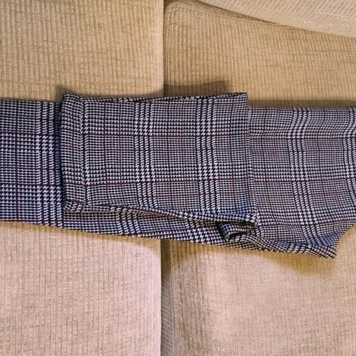 Jennifer plaid black and white pants with burgundy stripe like new, size S