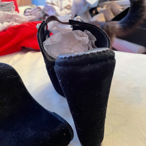 FABLE handmade suede sandals size 36 new, black
