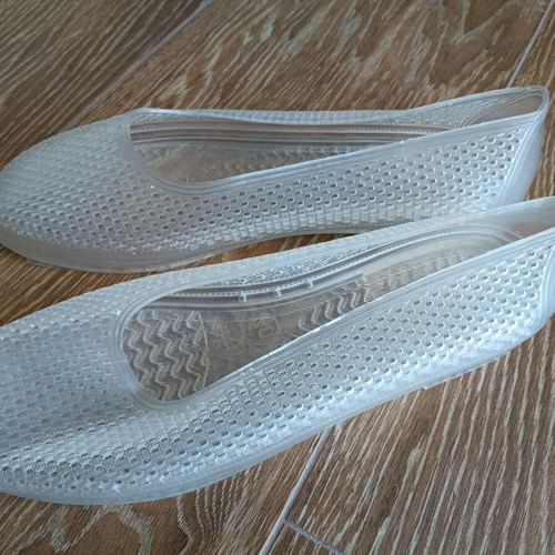 G & G Transparent Sea Shoes size 40, like new