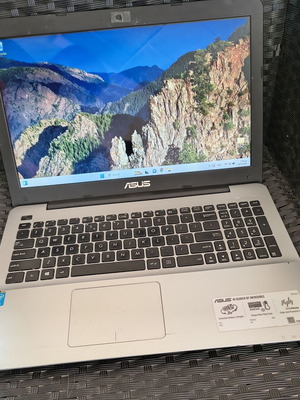 Laptop Asus 15,6" i7 8GB 256GB SSD, σε πολύ καλή κατάσταση, με τροφοδοτικό