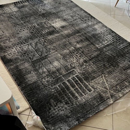 Black rug like new 2.30 x 1.60