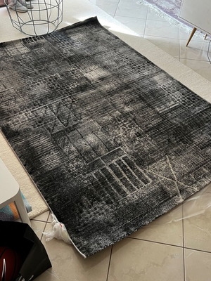 Χαλί μαύρο σαν καινούργιο 2,30 x 1,60