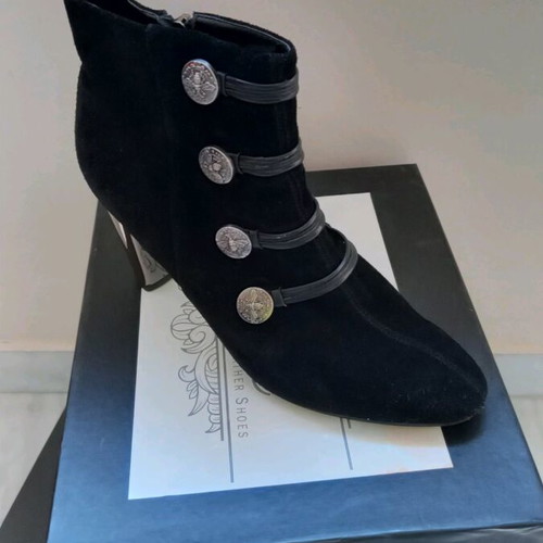 Women's black ankle boots like new, size 38