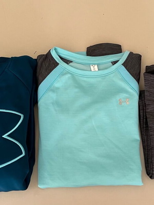 Under Armour women's sports set like new, size S/M