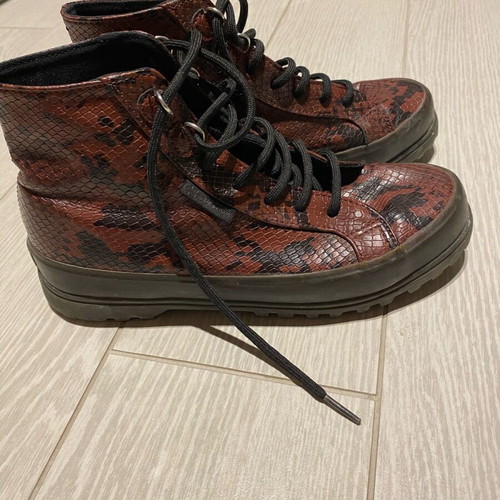 Superga leather ankle boots like new with snake pattern in burgundy and black