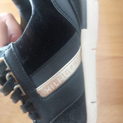 Tommy Hilfiger sneakers like new, size 37, black and gold