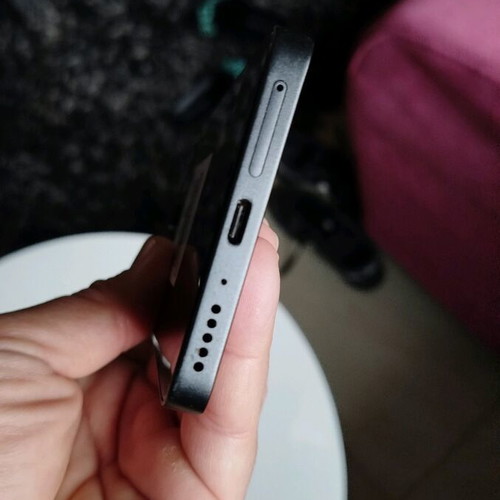 Xiaomi Redmi Note 13 4G 8GB/512GB with broken screen glass