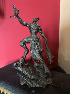 Elden Scrolls Online (ESO) action figure from Collectors Edition like new