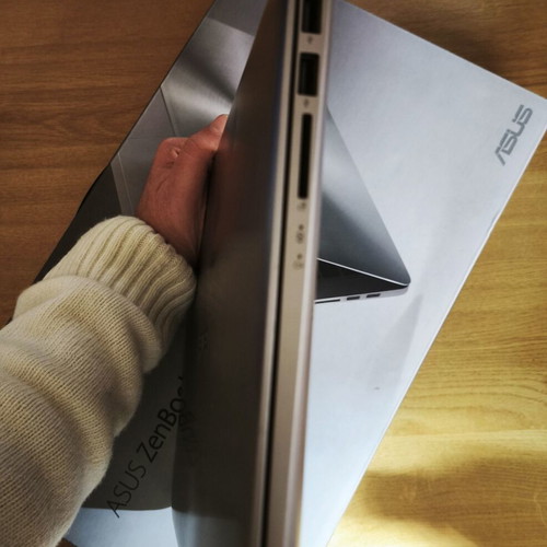 Asus ZenBook UX310 13.3" μεταχειρισμένο, i5, 8GB RAM, 512GB SSD, NVIDIA 940MX, Windows 11
