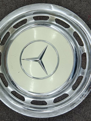 Mercedes-Benz W114 τασί τροχού 14αρα μεταχειρισμένο, μπεζ χρώμα