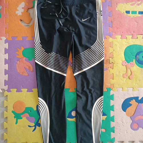 Nike leggings x large black used with wear and crotch repair