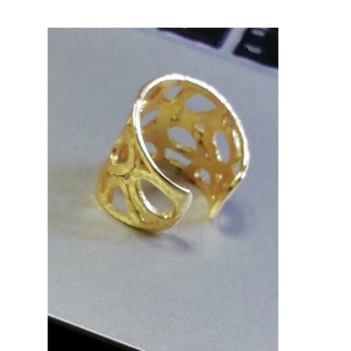 Open ring like new, gold color
