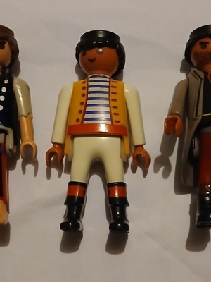 Playmobil pirate figures used, set of 3