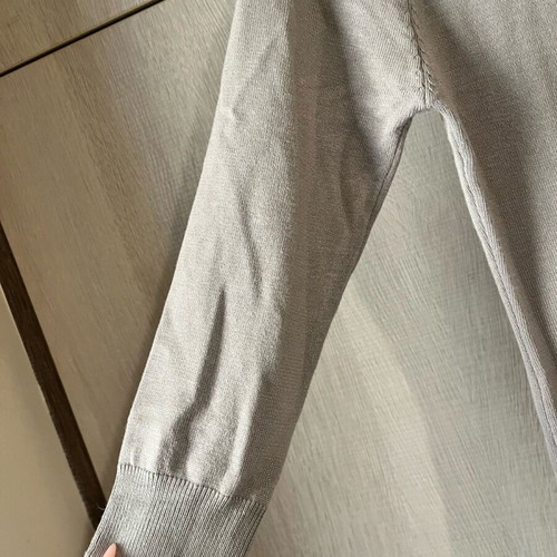 Pink Woman blouse medium gray like new with 3/4 sleeves
