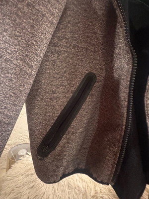 Παιδικό μπουφάν με κουκούλα H&M γκρι σαν καινούργιο, μέγεθος 122 cm
