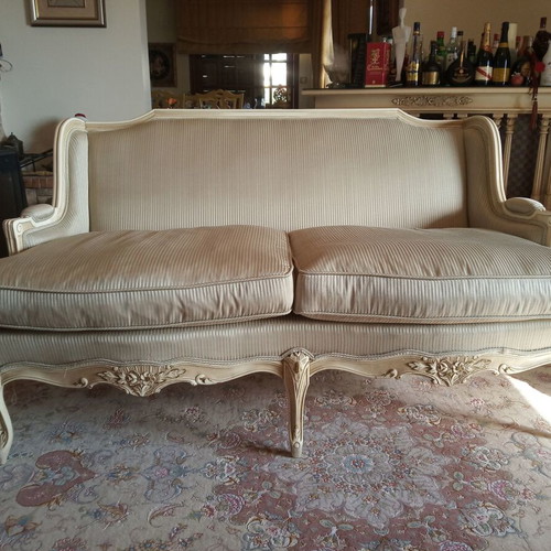 Antique set imported from Spain with two-seater sofa, bar, two stools and table like new