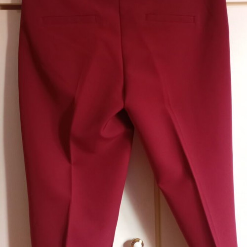Paranoia women's cigarette pants like new, burgundy, size L