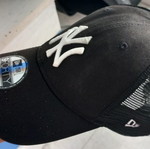New Era adjustable black and white cap