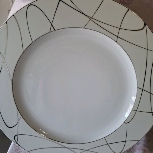 Pasta set new with platter and 6 small plates