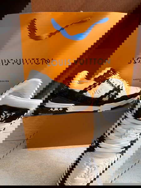 Louis Vuitton Trainers Black & White