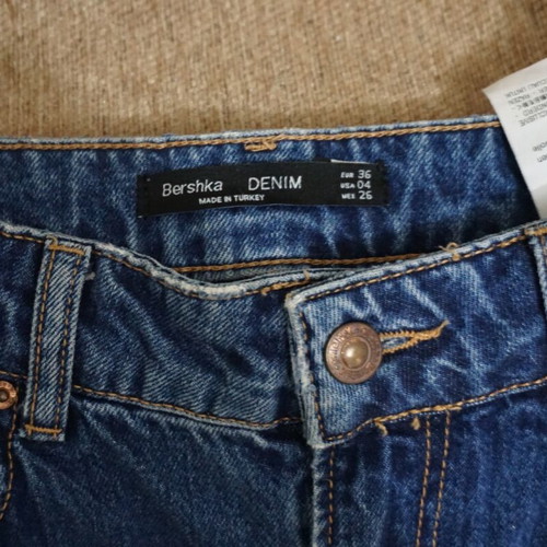 Bershka women's jeans with rips like new, size S
