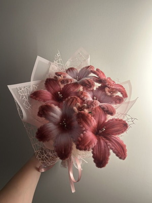 Handmade bouquet with 9 flowers like new