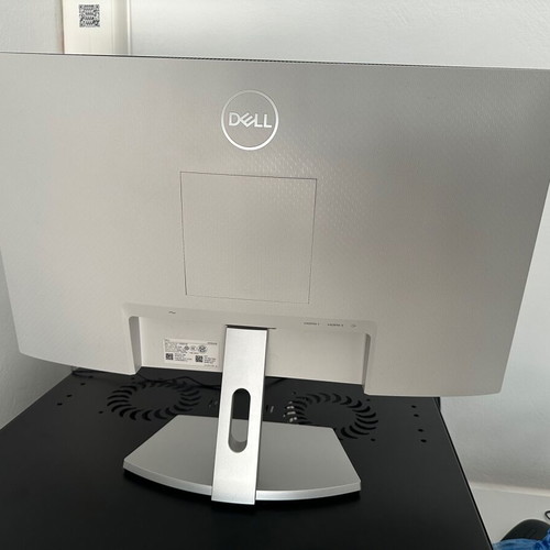 Dell 24" LED IPS P2419H monitor like new with power cable and HDMI