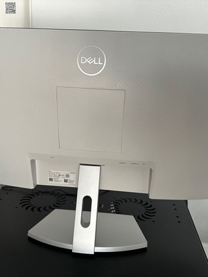 Dell 24" LED IPS P2419H monitor like new with power cable and HDMI