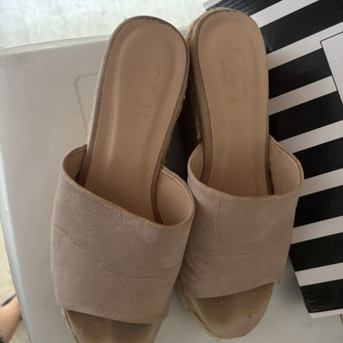 F S Feng Shoe women's nude suede platform sandals like new