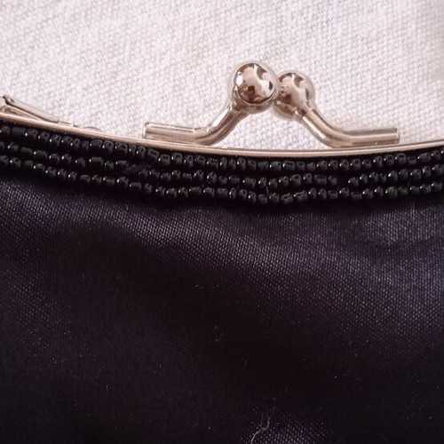 Kem Handbag like new with sequins and beads, detachable chain wallet