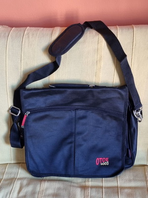 Briefcase new with distinctive OTOE title