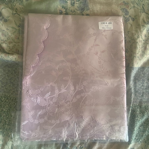 Pink table cloth 130 x 180 cm
