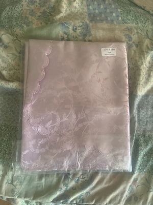 Pink table cloth 130 x 180 cm
