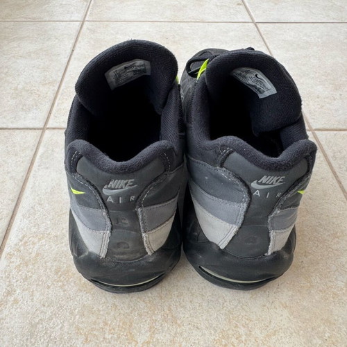 Air Max Neon Black 95 Nike athletic shoes like new, size 45