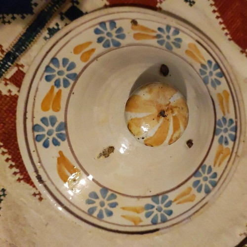 Apulia ceramic decoration used, height 18cm width 19cm
