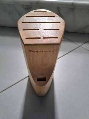 Βάση μαχαιριών Tupperware καινούργια, ξύλινη για 7 μαχαίρια και ψαλίδι