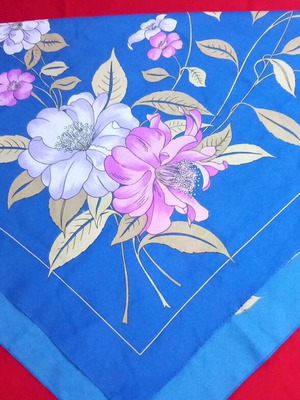 Scarf with designs square 0.65x0.65
