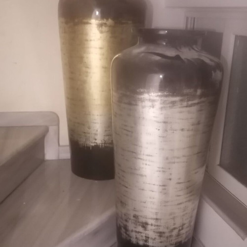 Plastic vases like new, set of two, 1.29m height