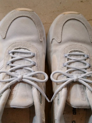 Adidas shoes 39⅓ like new, athletic, white and beige