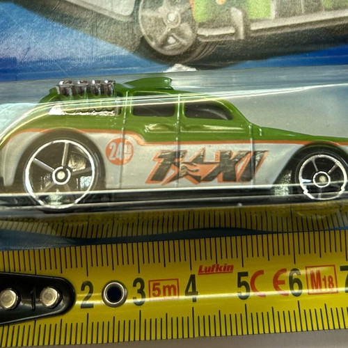 Hot Wheels 2008 HW City Works Cockney Cab II new
