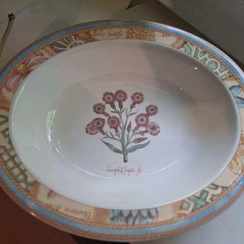 Wedgwood Home Garden Maze porcelain salad bowls set of 2, like new
