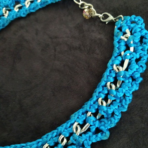 Handmade knitted necklace new, blue turquoise