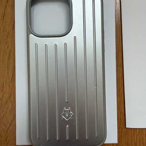 Rimowa iPhone 15 Pro Max case used with - 80,00 - Vendora.bg Rimowa iPhone 15 Pro Max case used with - 80,00 - Vendora.bg