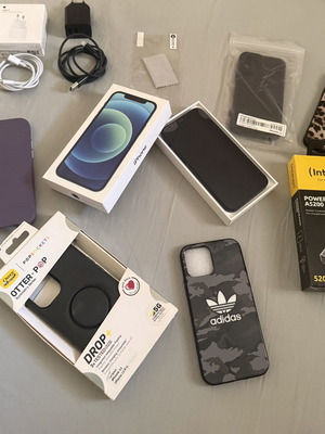 Apple iPhone 12 256GB blue with accessories