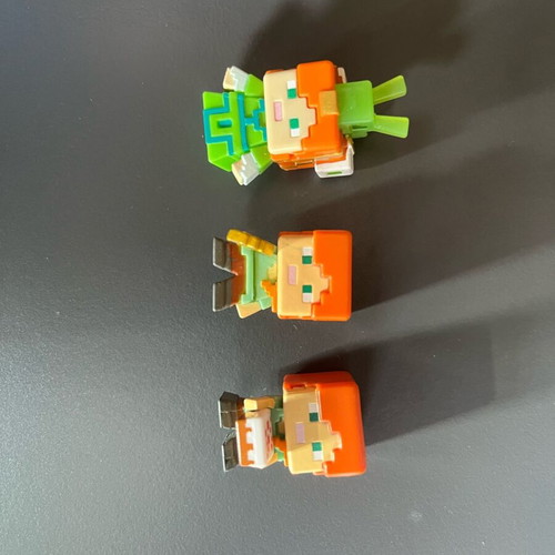 Minecraft Alex figures like new, set of 3