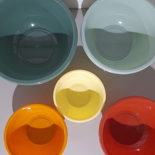 Mixing bowls set of 5 new, BPA free