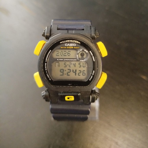 Casio G-Shock DW-9050 wristwatch used without bezel, black and blue