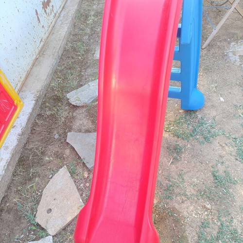 Bildo children's slide like new with garden playhouse