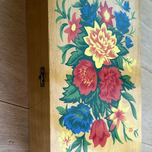 Vintage wooden sewing and jewellery box with floral design